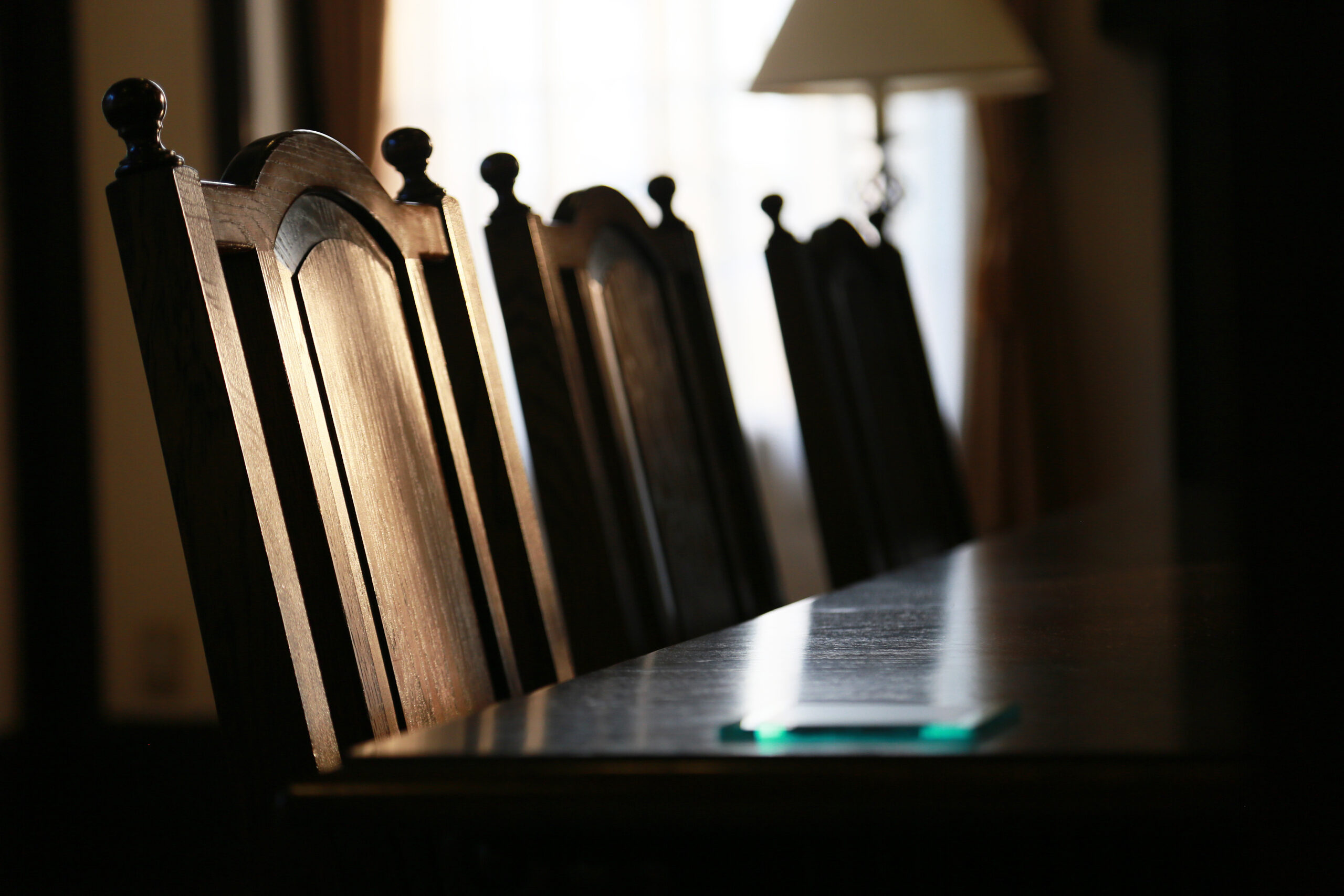 krzesla-i-stoly-drewniane