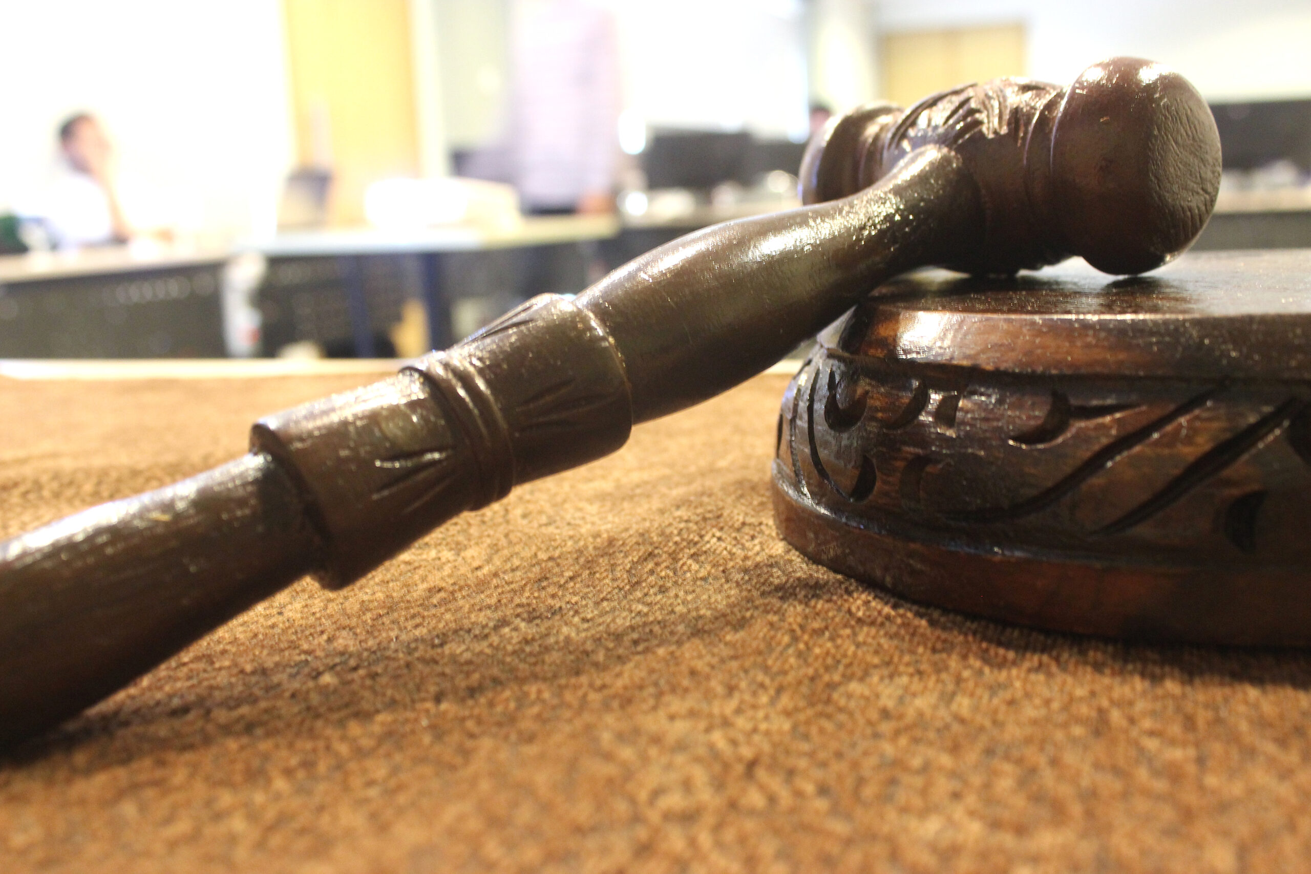 zblizenie-ludzkiej-reki